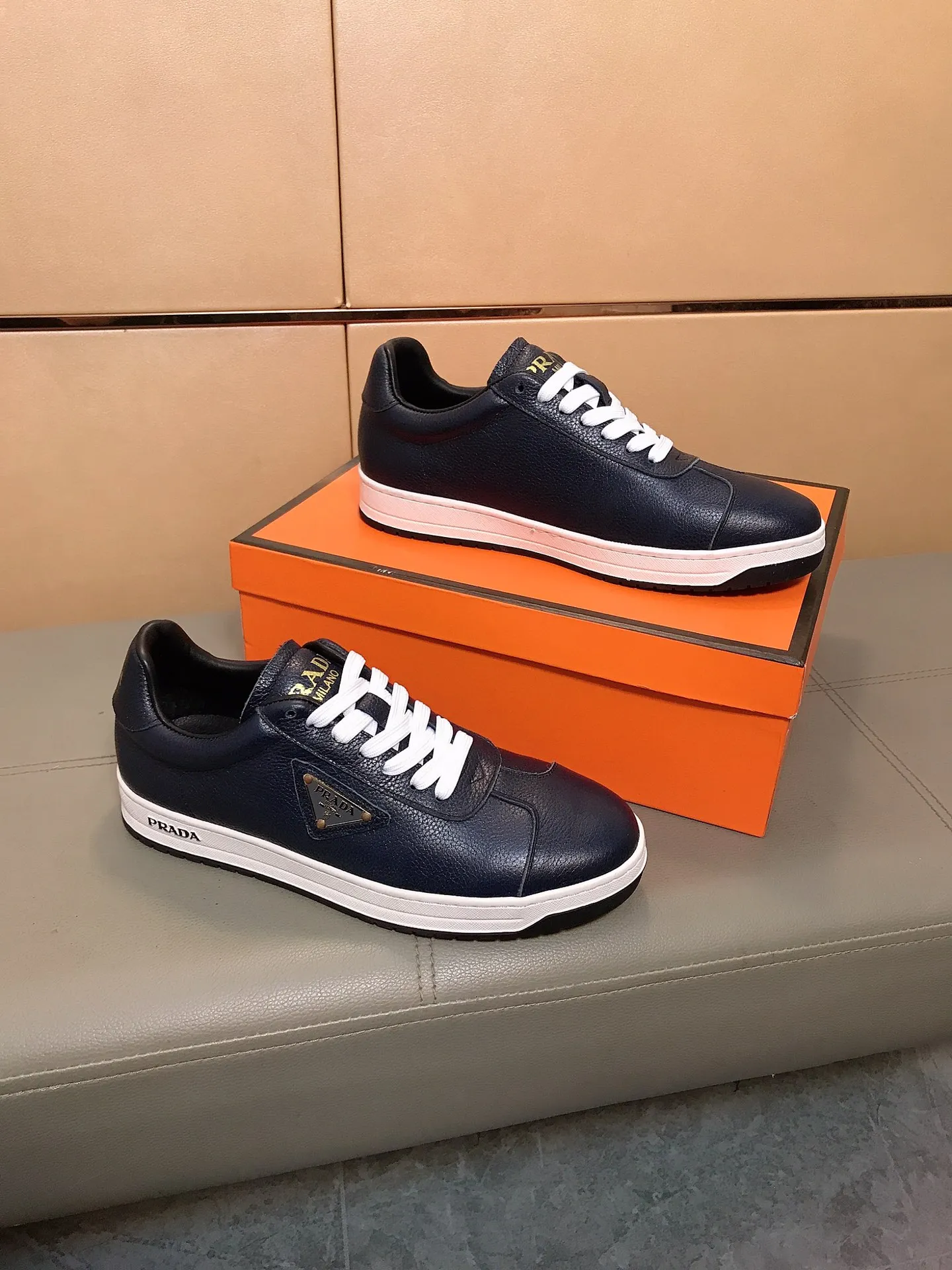 Ex-factory price 380 💎💎🆕Prada's latest casual and fashionable men's shoes👟hot style💥simple and elegant style, exclusive for trendy men. Unique latest brand elements👑, fashionable and generous, the fabric is original imported cowhide, pigskin breathable lining + feet, super comfortable and wear-resistant outsole, classic model taken in kind, size: 38-44
